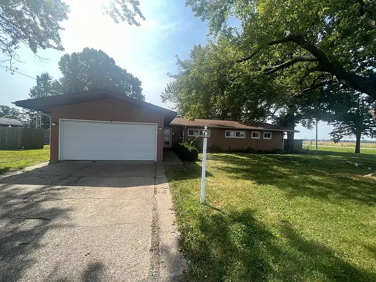 200 E Southwind Rd — Photo 1