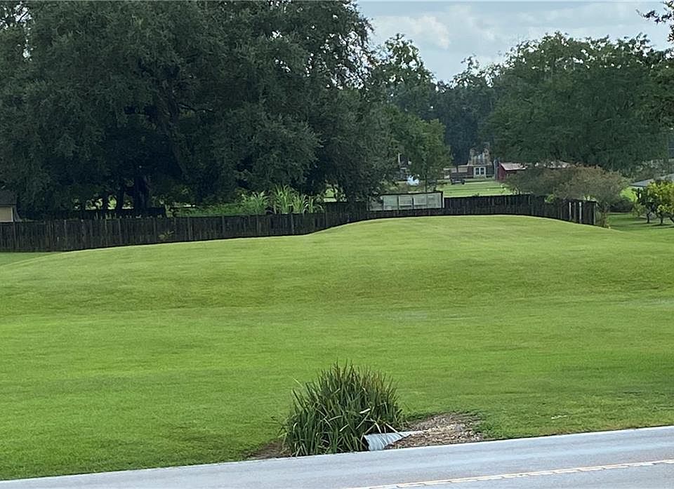 1st image of 4 River Cre Rd