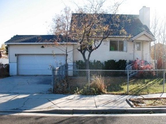 3rd image of 4695 W Eskesen Dr
