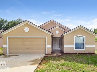 2425 Merry Rd, Tavares, FL 32778