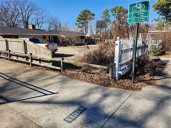 4th image of 1916 N Yates Ave