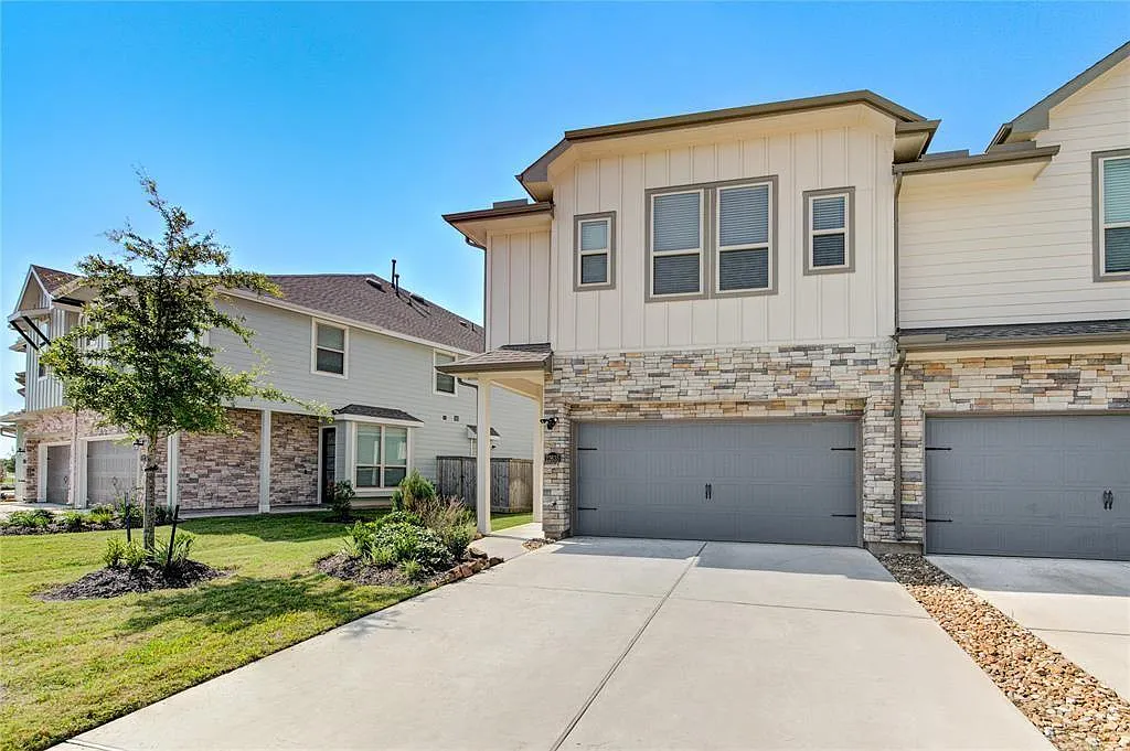 3 bed, 2.5 bath, 1959 sqft, $2,200 — Photo 4
