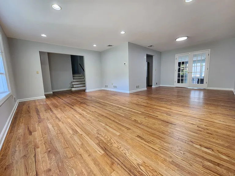 67 Maple Ave — Photo 16
