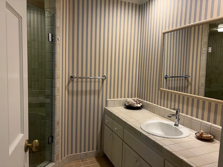 Ensuite bedroom 3 bathroom
