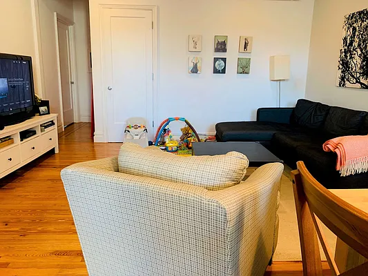 Rented by Realty Collective | media 2