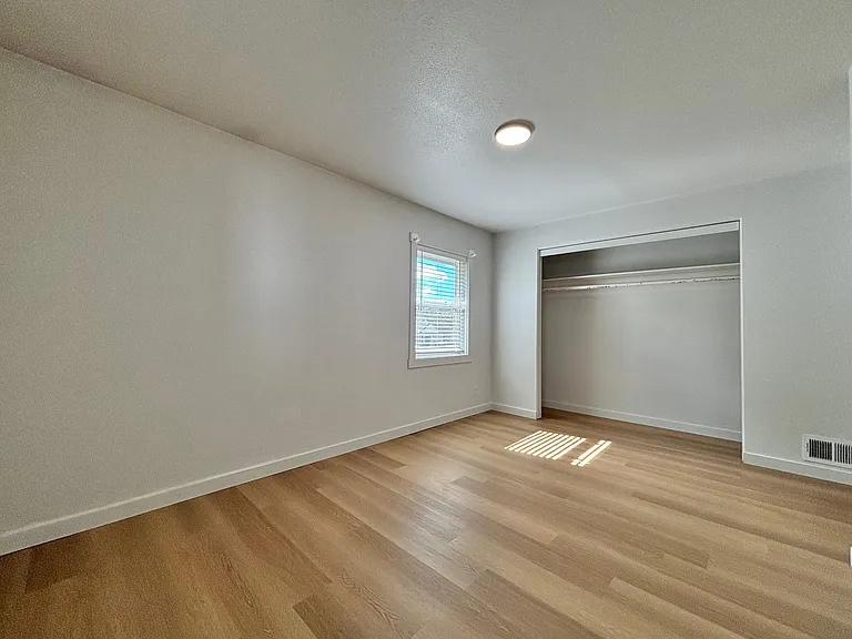 6020 N Elgin St — Photo 10