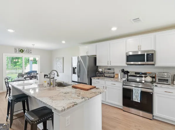 11020 Woodland Trl, Brunswick, GA 31525