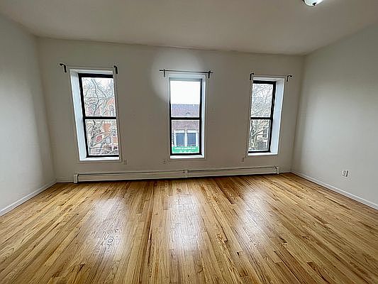 2nd image of 765 Jefferson Ave #3