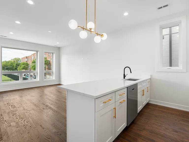 420 E 50th Pl #2 — Photo 3