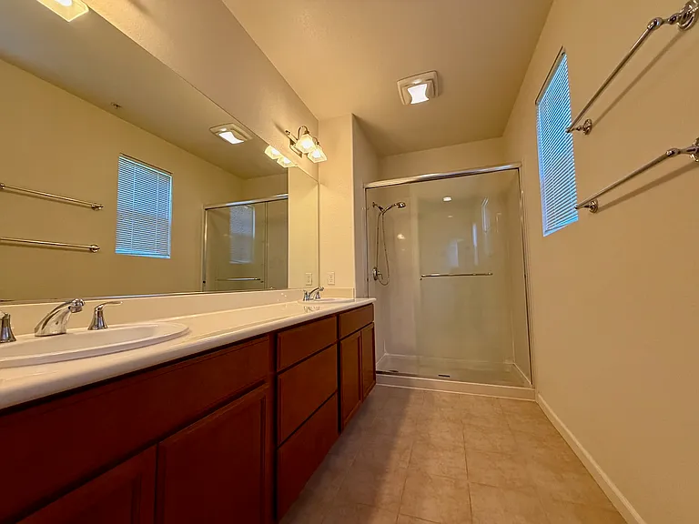 2100 Beech Cir — Photo 22