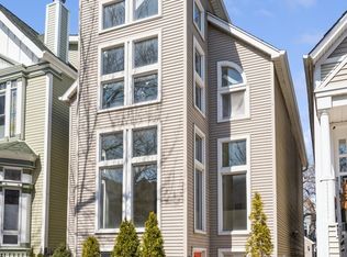 1316 W School St, Chicago, IL 60657