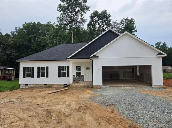 186 O'Farrell St, Winston Salem, NC 27107