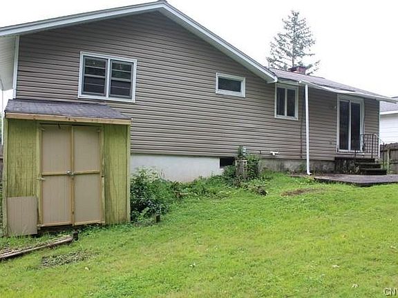 3rd image of 109 Moyer Heights Dr