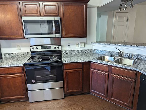Kitchen with NEW Granite Countertops, New Stove & New Microwave - 14.5x11
