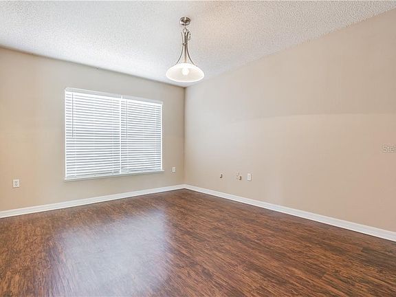 3rd image of 1601 Alhambra Crest Dr