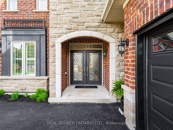 2nd image of 35 Ketchum St