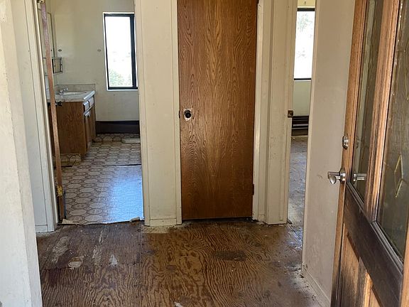 5th image of 21751 Buckthorne Ct