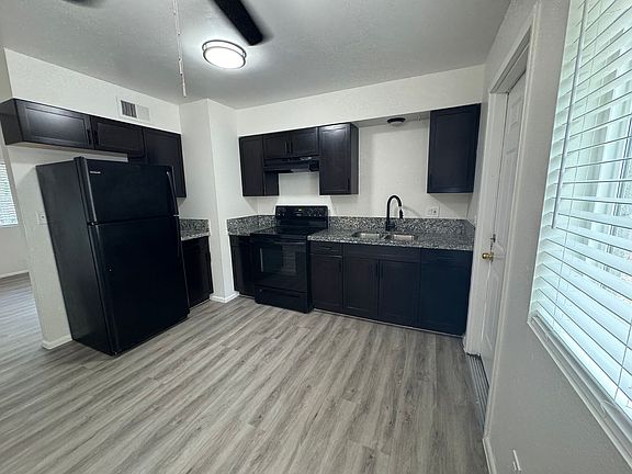 2nd image of 2016-2020 N 51st St #2016-03