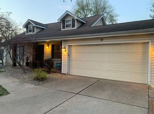 10 Glenna Dr, Saint Peters, MO