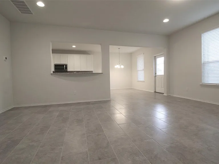2601 Chandler Creek Blvd #16 — Photo 4