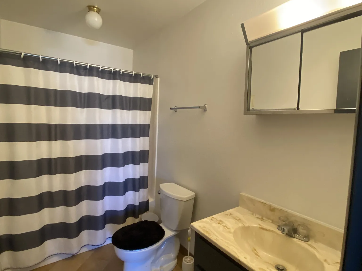 Elk Street - 920 Elk, Unit D — Photo 4