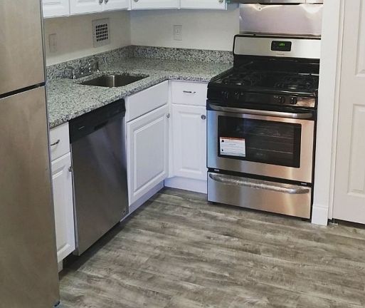 3rd image of 6147 Leesburg Pike APT 603