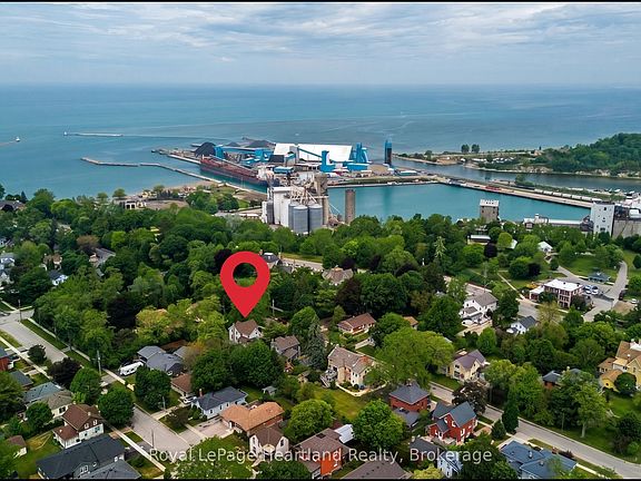 4th image of 179 Lighthouse St W