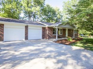 5 Oak Knoll Dr, Saint Charles, MO