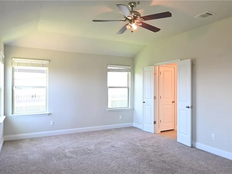 124 Gray Wolf Dr — Photo 22