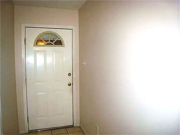 5th image of 1212 Rebecca Dr