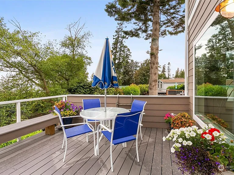 5117 Seaview Dr — Photo 21