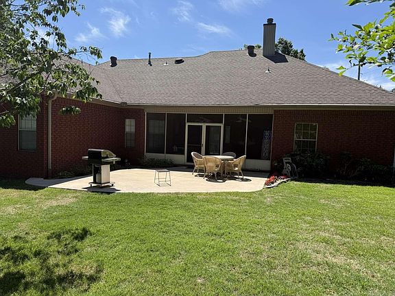 3rd image of 1800 Fox Meadow Ln
