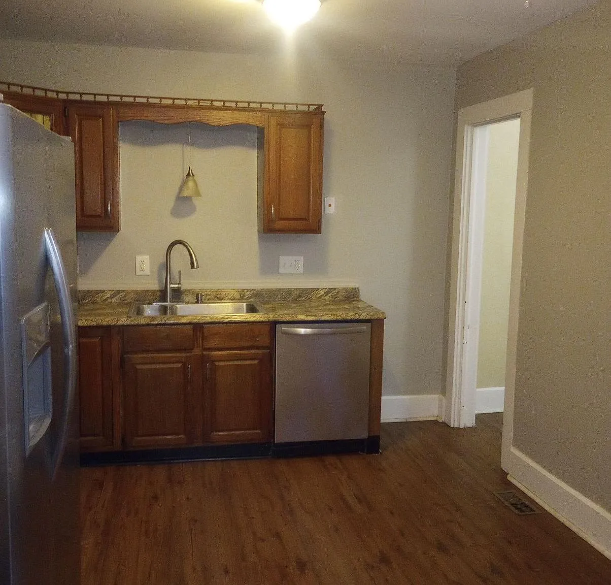 2 bed, 1200 sqft, $950 — Photo 3