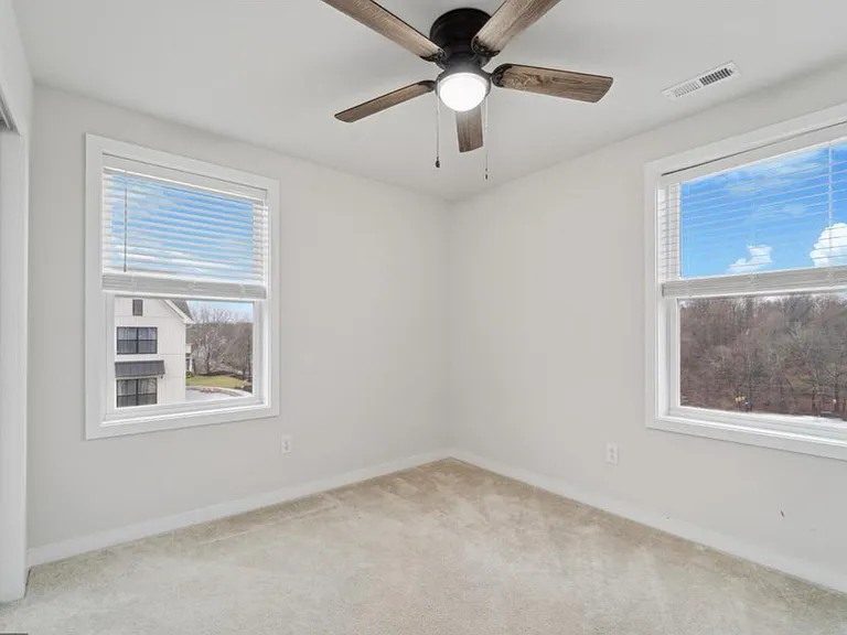 812 Hoopes Ln — Photo 10