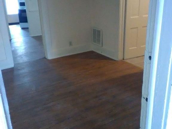 2nd image of 206 E Mesa Ave