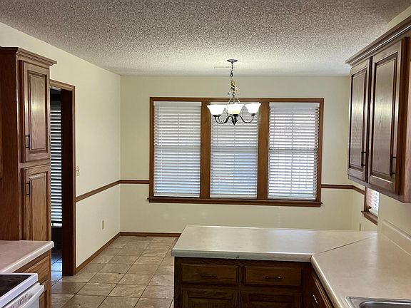 4th image of 1538 E Thornhill Dr
