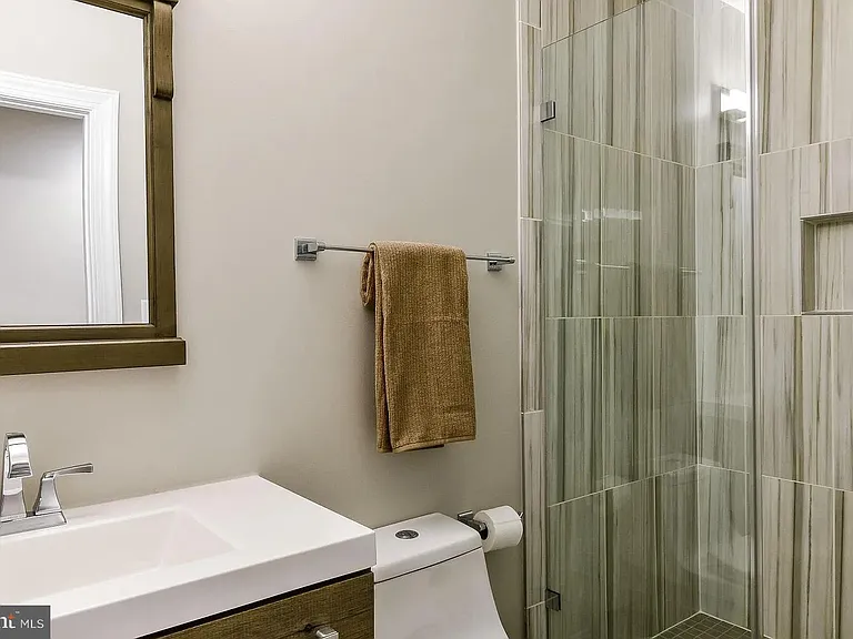 734 Light St #1 — Photo 5