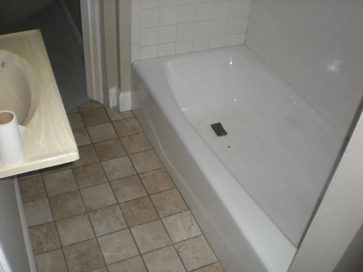 2 bed, 1.5 bath, 1022 sqft, $1,295 — Photo 3
