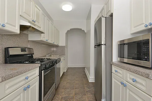 Rented by Douglas Elliman | media 6