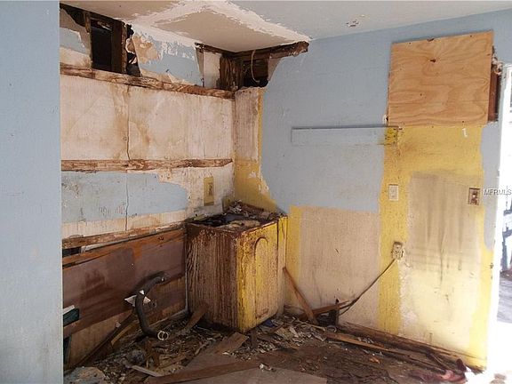 4th image of 2004 25th St S