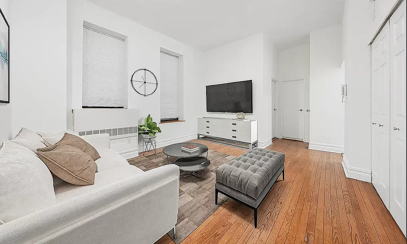 154 West 70th Street — Photo 2