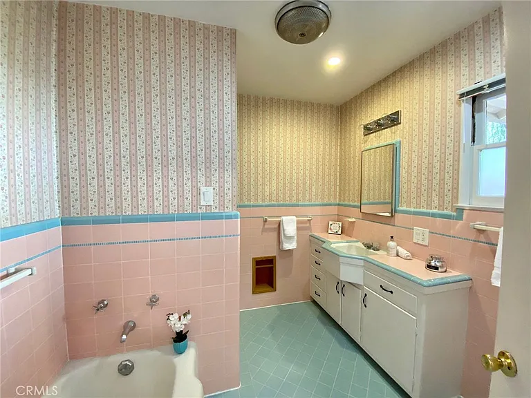 139 Acacia Ave — Photo 13