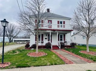 108 S 4th St, Altamont, IL 62411