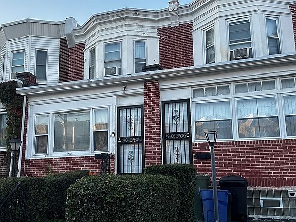 3rd image of 1976 W Spencer Ave