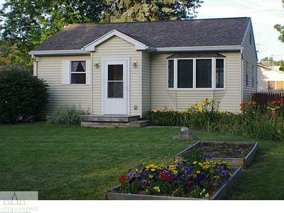 310 N Hickory St, Dewitt, MI, 48820