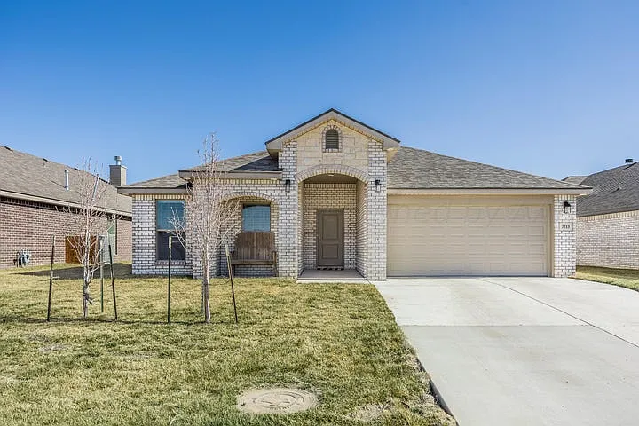 4 bed, 2.5 bath, 1984 sqft, $2,900 — Photo 1