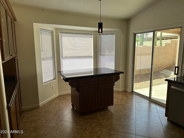 4634 E Grovers Ave — Photo 9