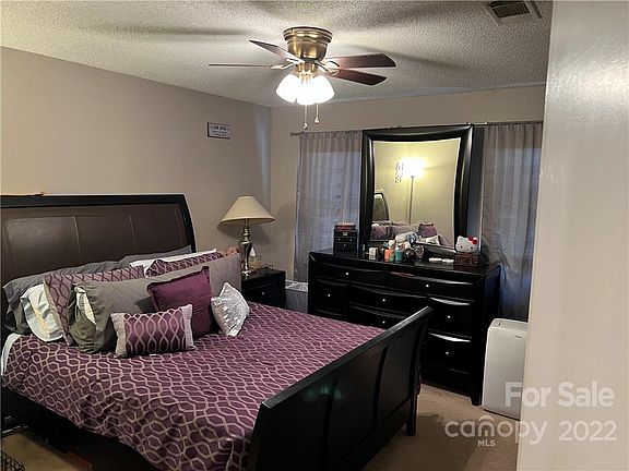 5th image of 1300 Larchmont Pl APT 108