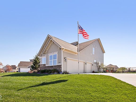 3rd image of 2498 Stonehaven Way
