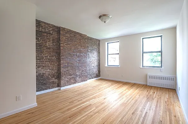 Rented by City Connections Realty | media 9